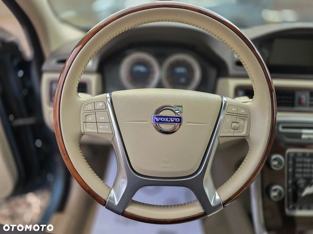 Volvo V70 2.5T Summum - 26