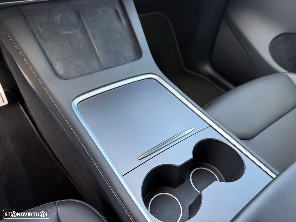 Tesla Model Y Performance Dual Motor AWD - 18