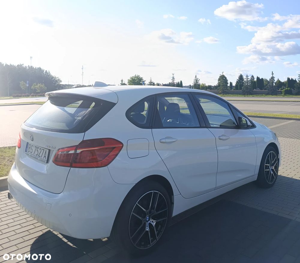 BMW Seria 2 218d - 4