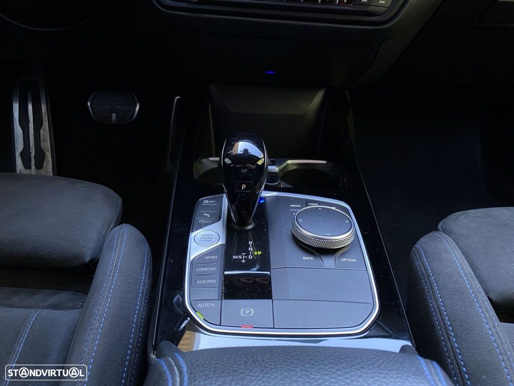 BMW 118 i Pack Desportivo M Auto - 12