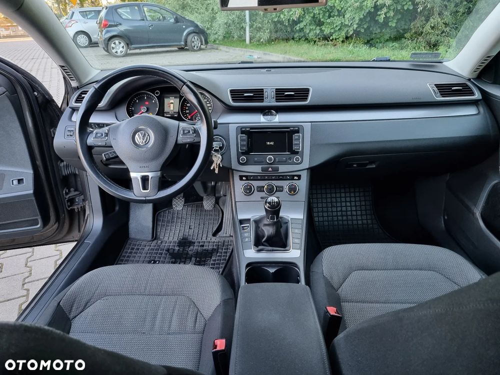 Volkswagen Passat 2.0 TDI Comfortline - 15