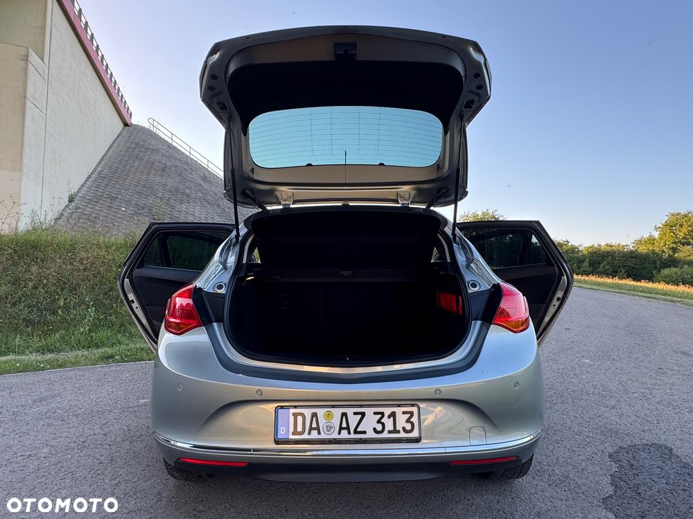 Opel Astra 1.4 Turbo 150 Jahre - 17