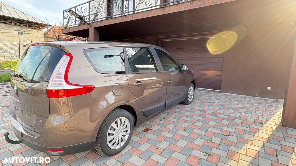 Renault Scenic 1.5 dCi Luxe Privilege - 5