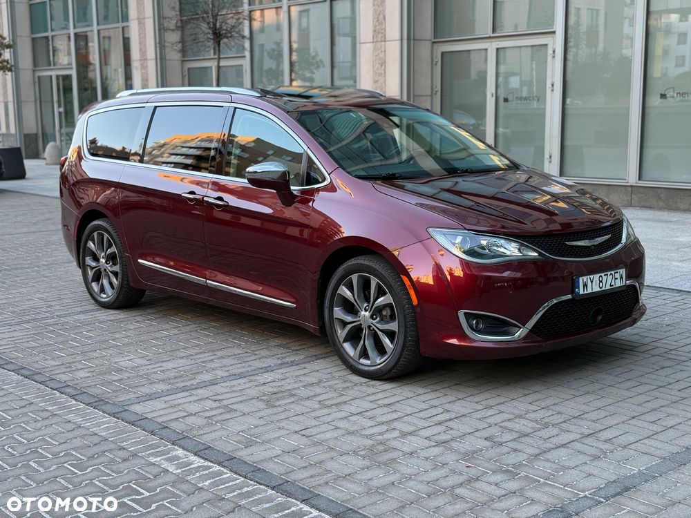 Chrysler Pacifica - 1