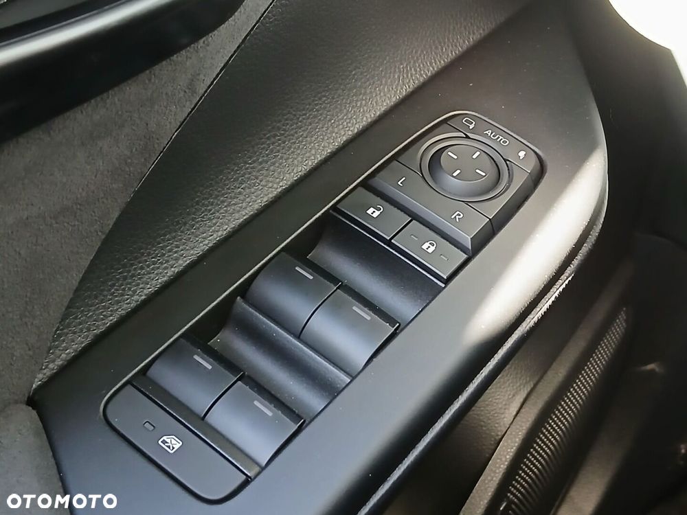 Toyota C-HR - 33