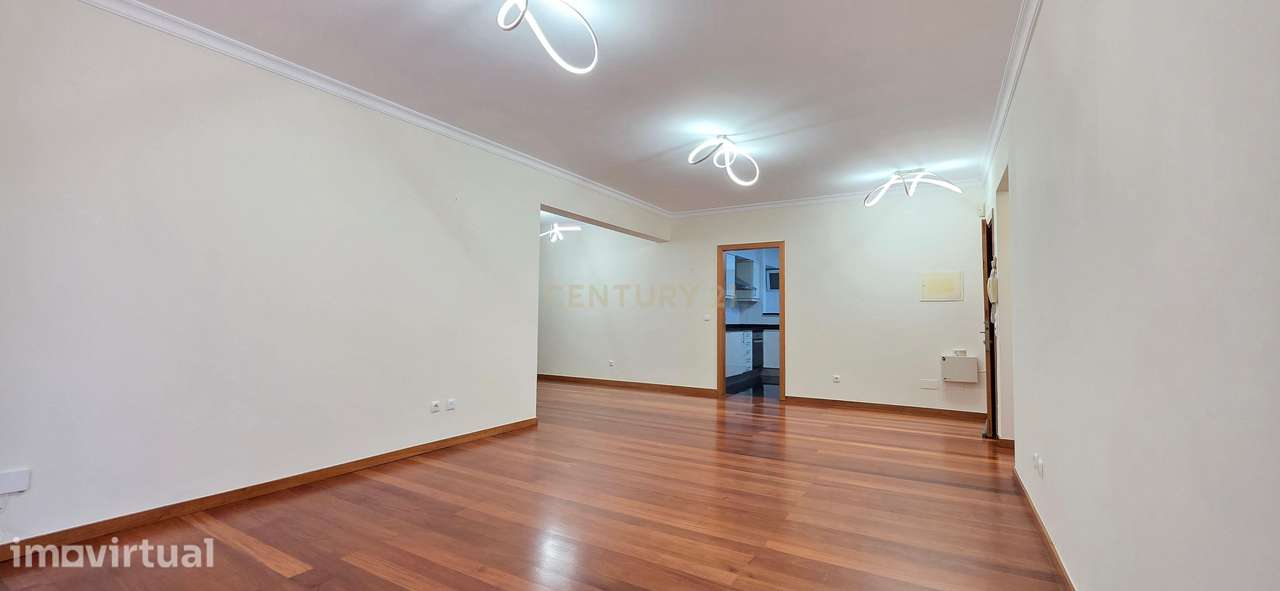 Apartamento T2+1 em Santo António - Grande imagem: 4/17