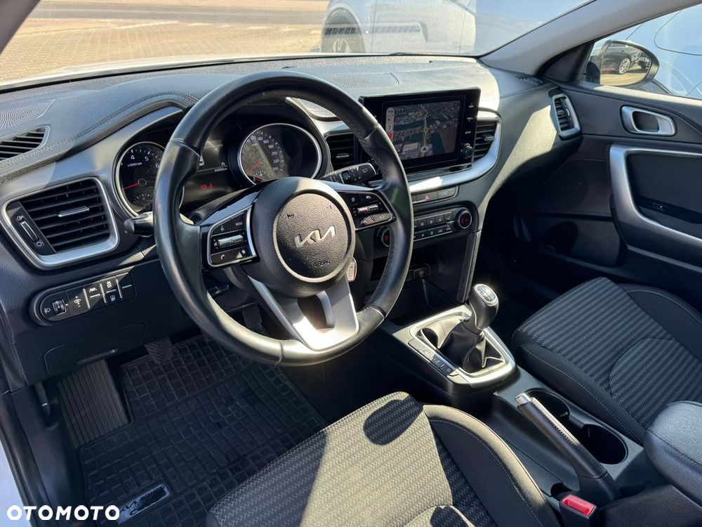 Kia Ceed 1.5 T-GDI M - 9