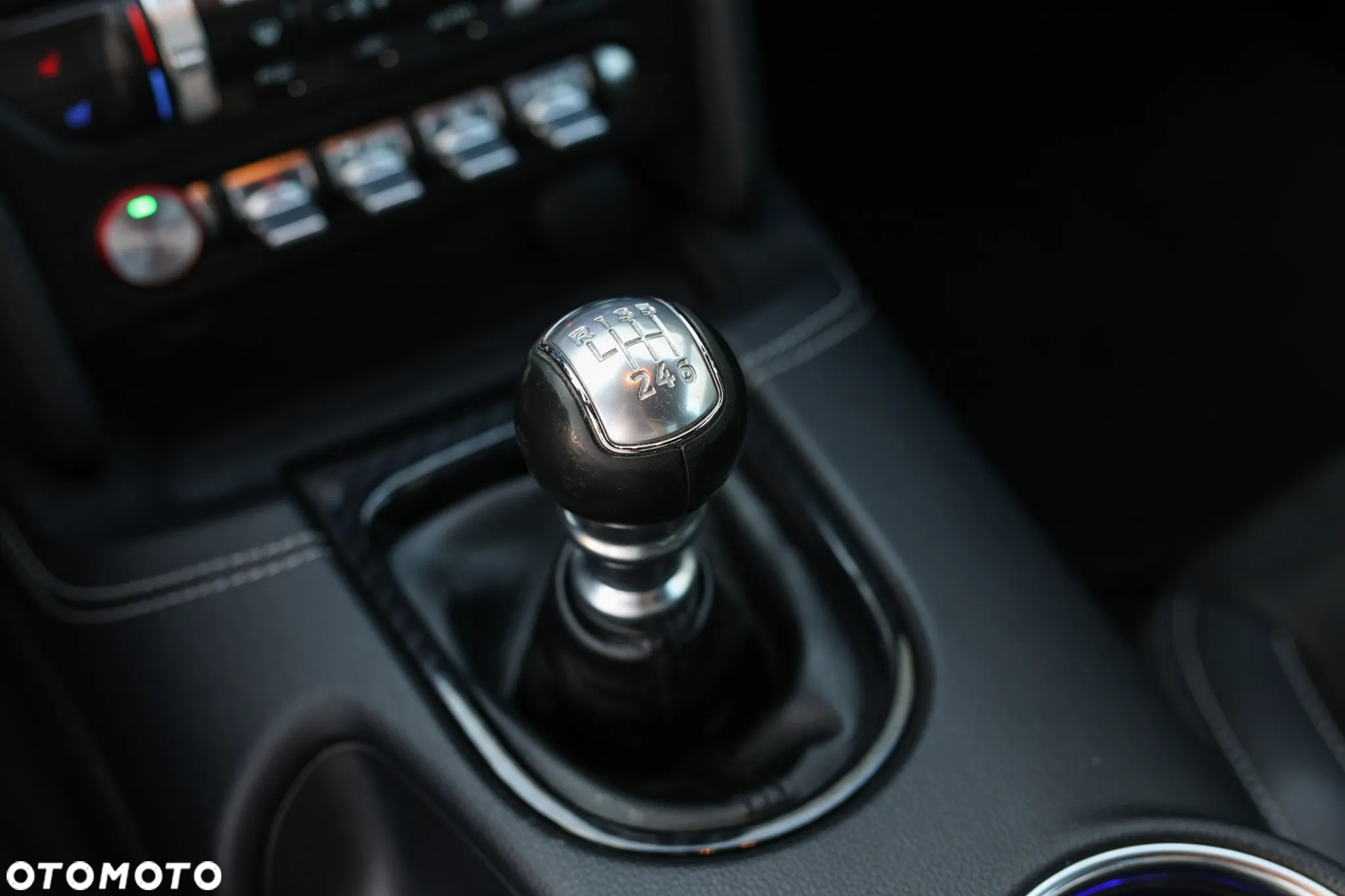 Ford Mustang 5.0 V8 GT - 37