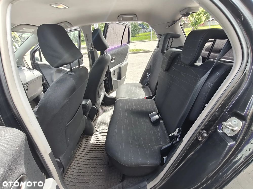 Toyota Yaris - 17