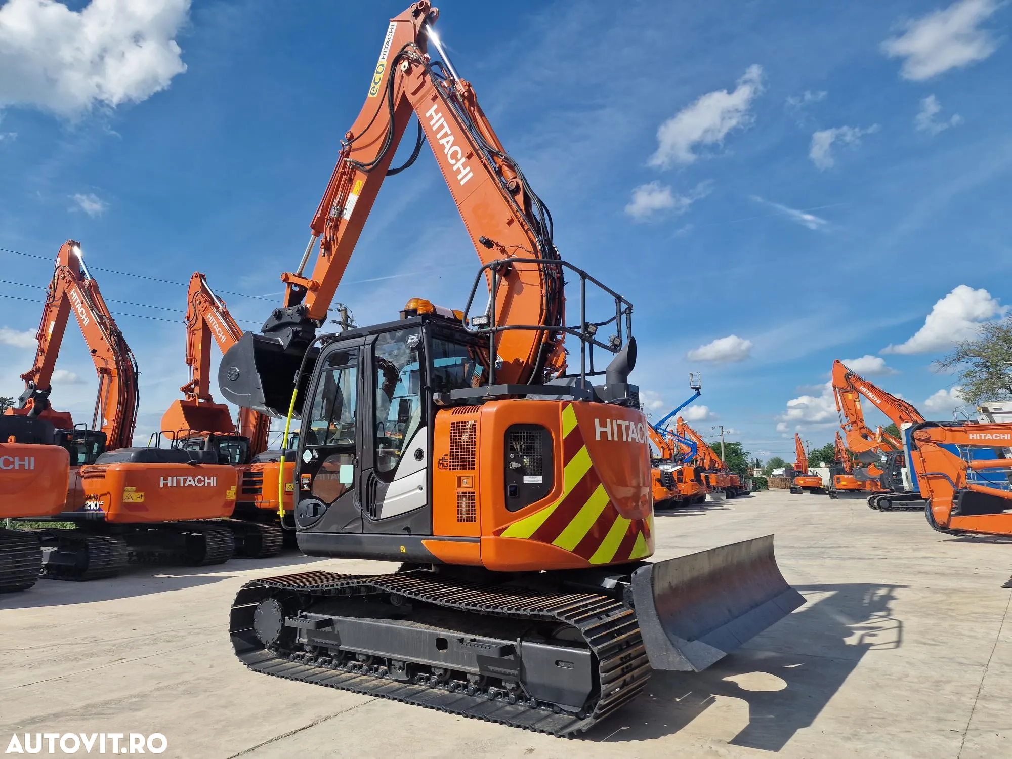 Hitachi ZX135-3.552h, 2020, LAMA NIVELARE, COMPACT in gabarit, CUPLA RAPIDA hidraulica, Int picon, Inst hidr rotire atasamente, Masa operationala 15,7t, ad sapare 6m, Ridica tevi 8,5t, camera spate si 2 laterale, consum 9l/h, sist antifurt, PROMOTIE 86900eur - 24