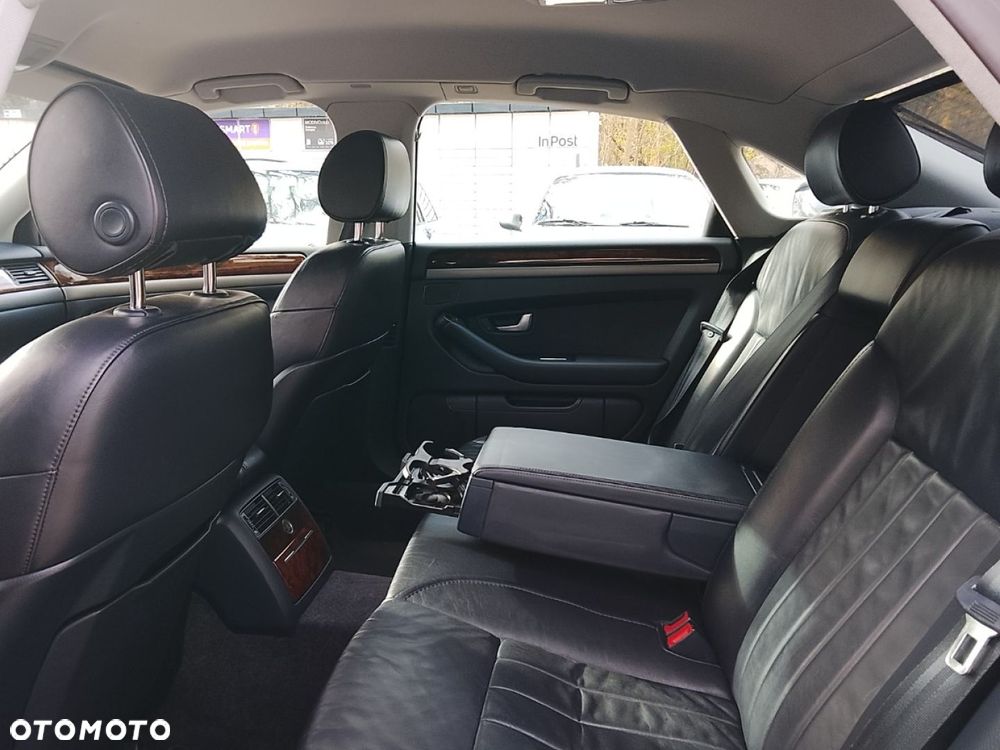 Audi A8 - 8