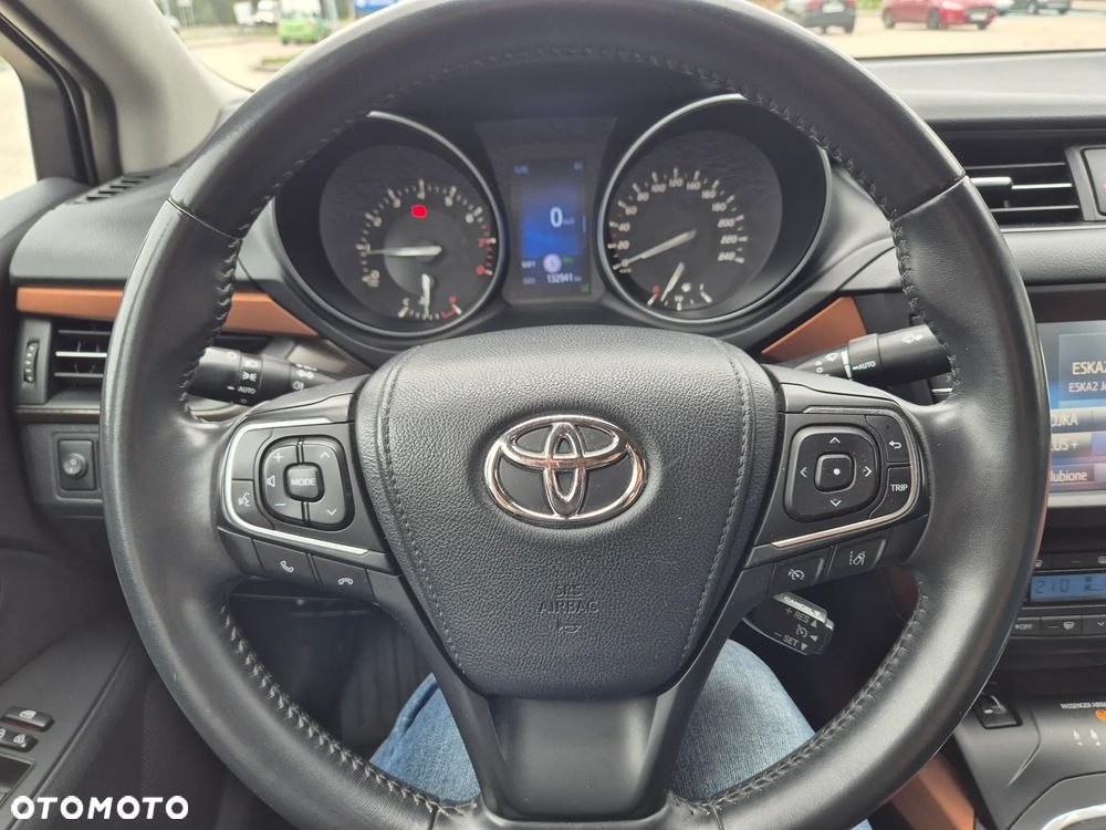 Toyota Avensis 1.8 Premium - 10