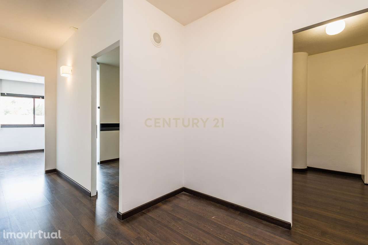 Escritório no Edifício D. Dinis – Centro de Leiria – 42,5 m² - Grande imagem: 2/16