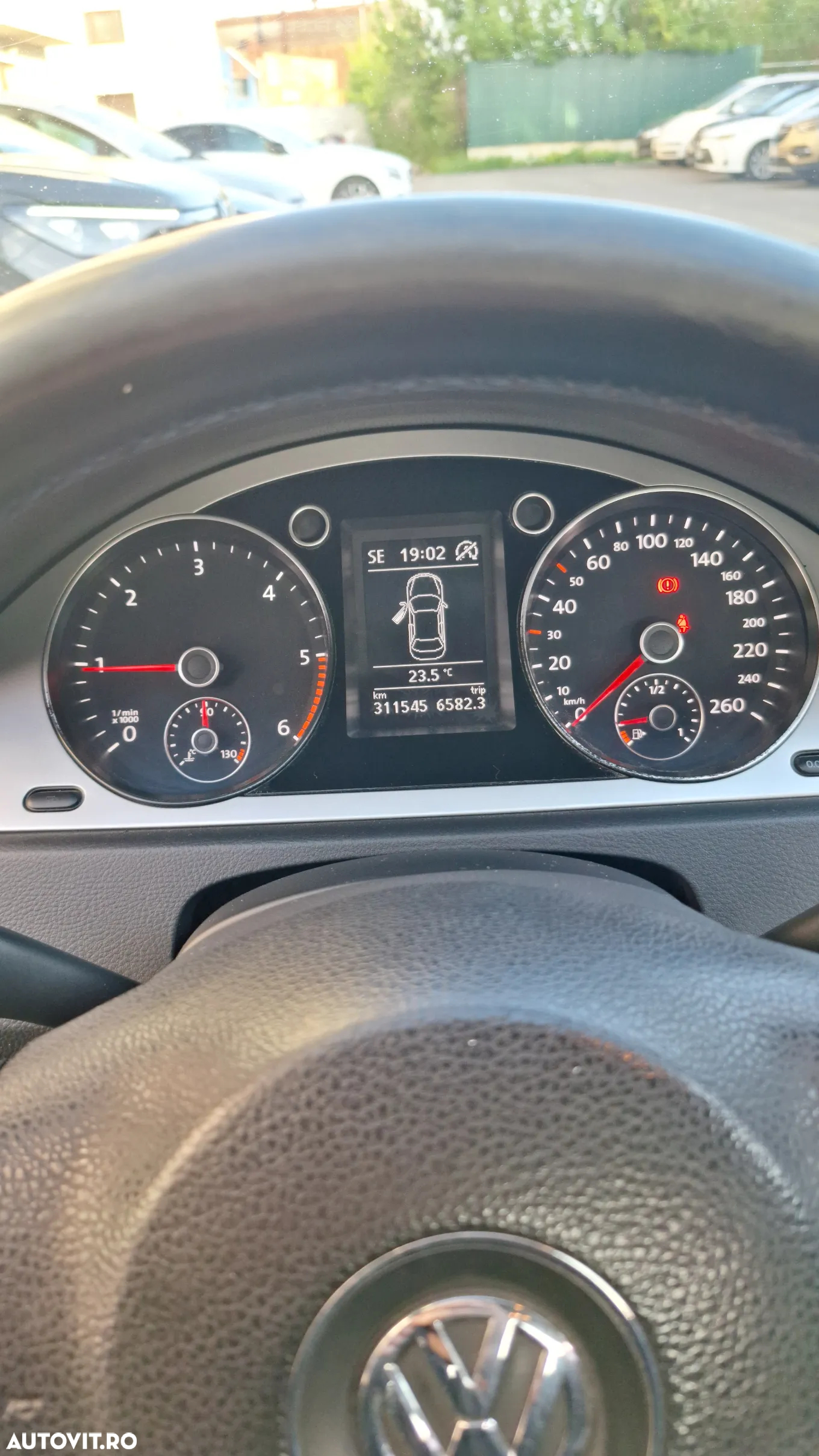 Volkswagen Passat 1.6 TDI BlueMotion - 23