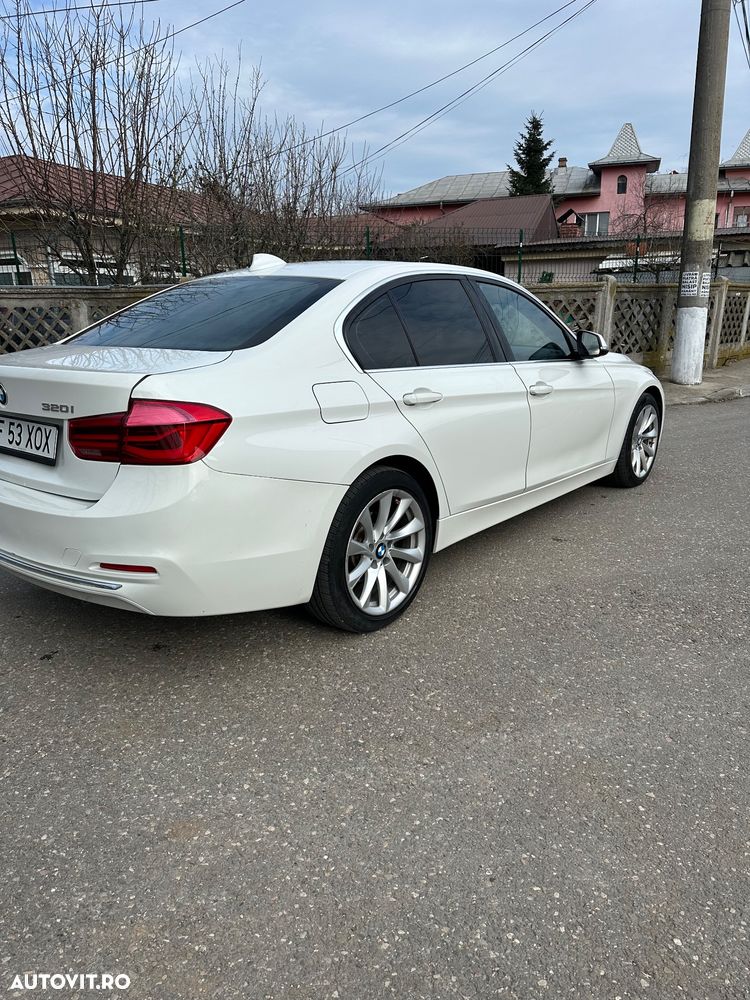 BMW Seria 3 320i xDrive AT - 11
