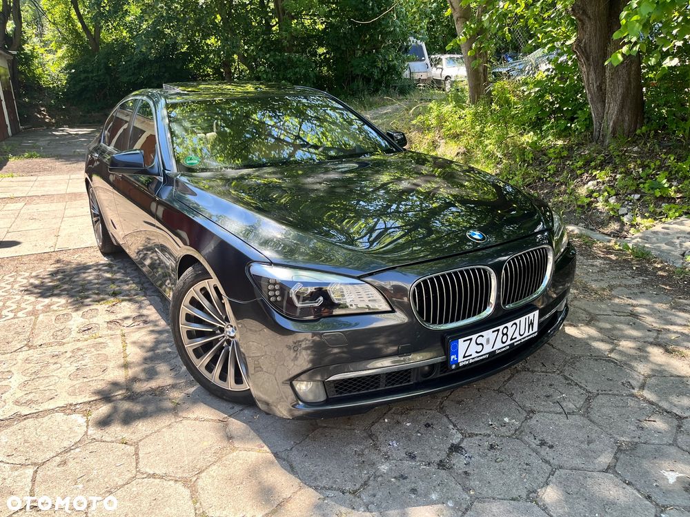 BMW Seria 7 750i - 21