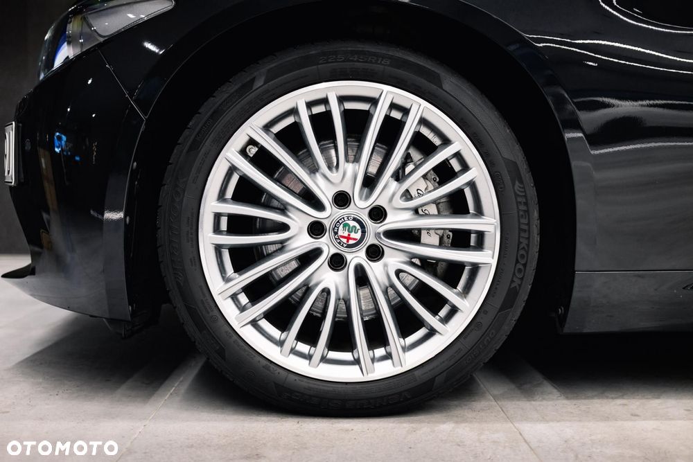 Alfa Romeo Giulia 2.0 Turbo Business - 36