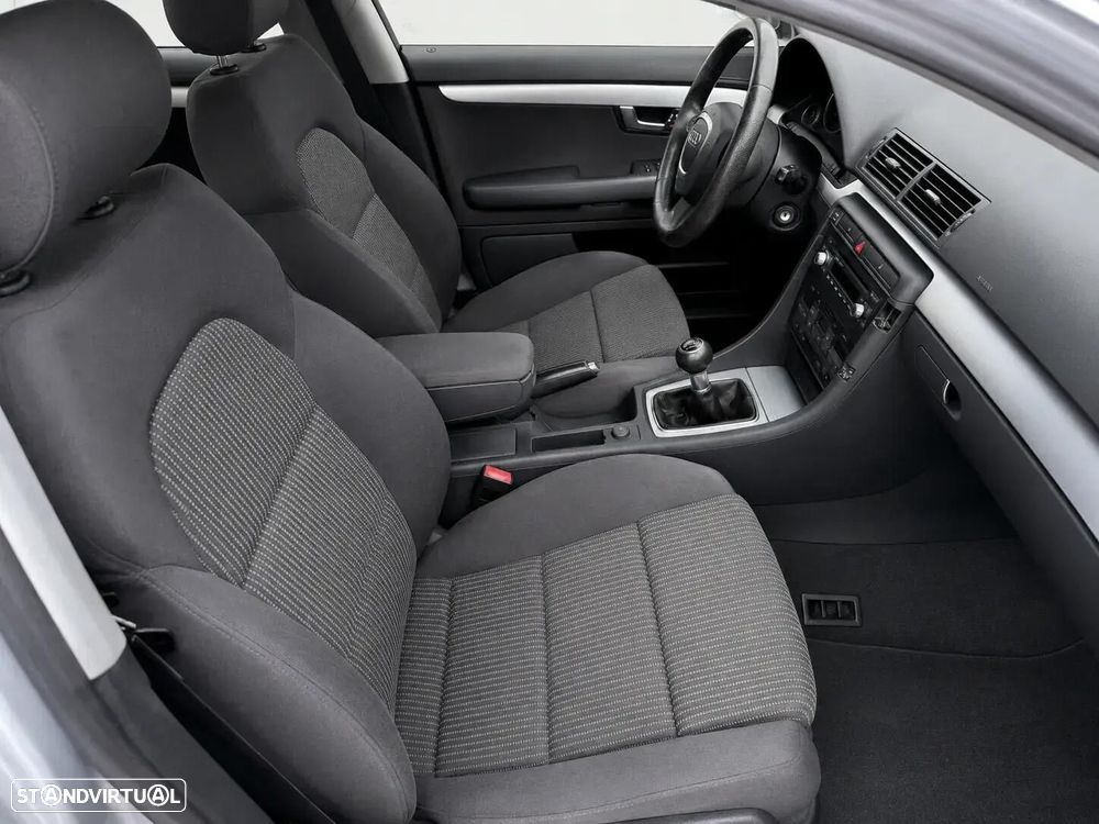 Audi A4 Avant 2.0 TDI Advance - 10