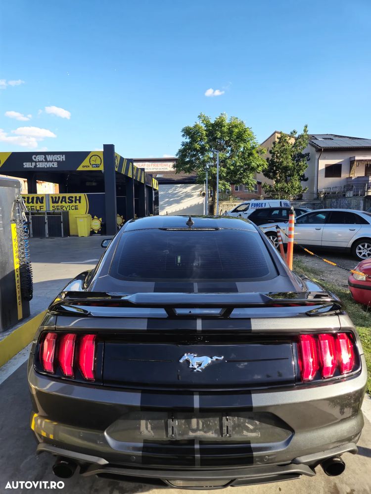 Ford Mustang - 5