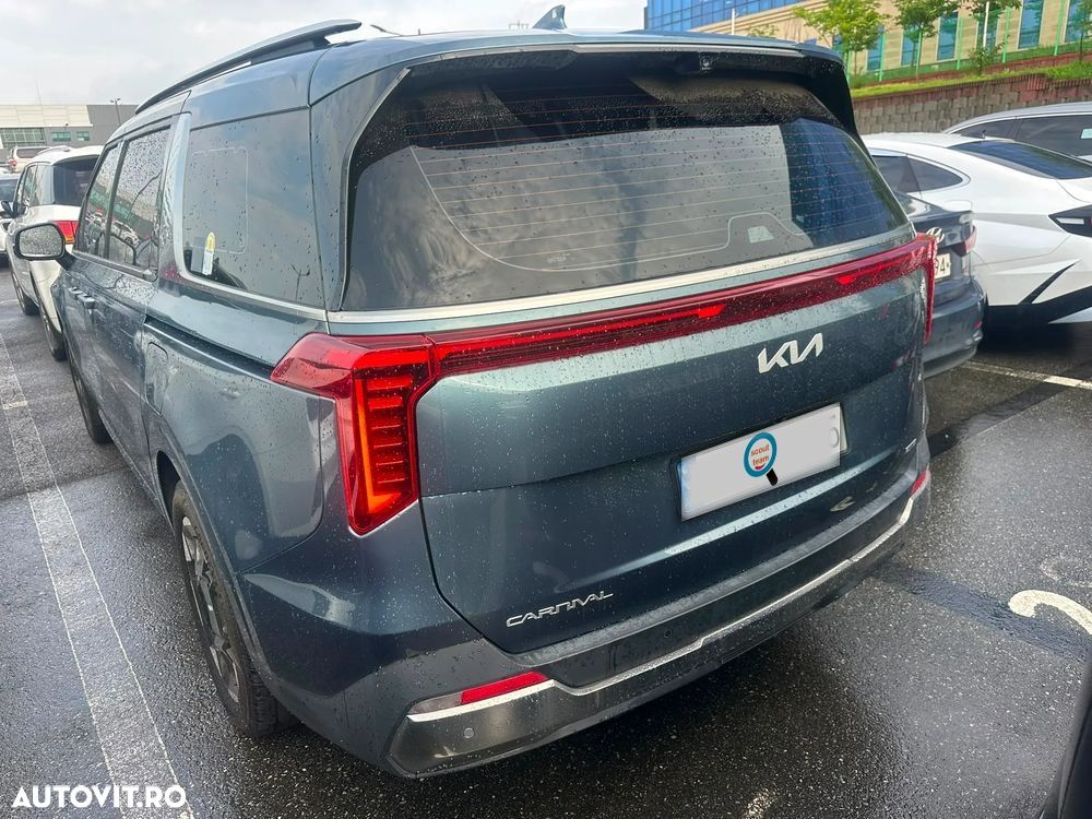 Kia Carnival - 6