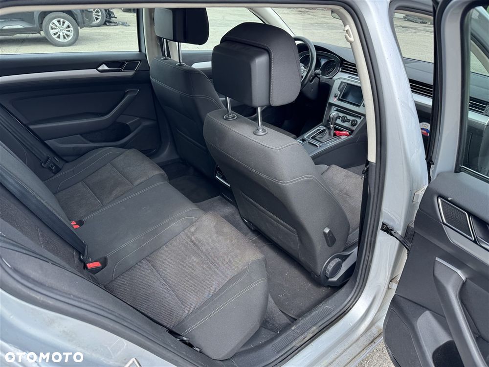 Volkswagen Passat - 18