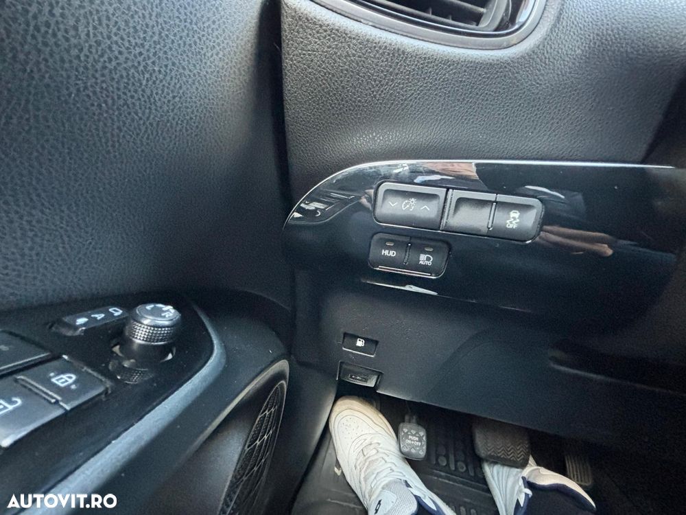 Toyota Prius Hybrid Comfort - 6