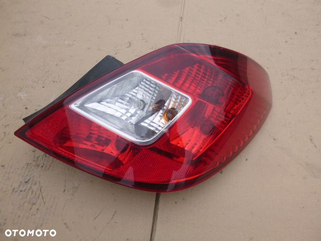 LAMPA PRAWY TYŁ PRAWA TYLNA OPEL CORSA D 06- - 1