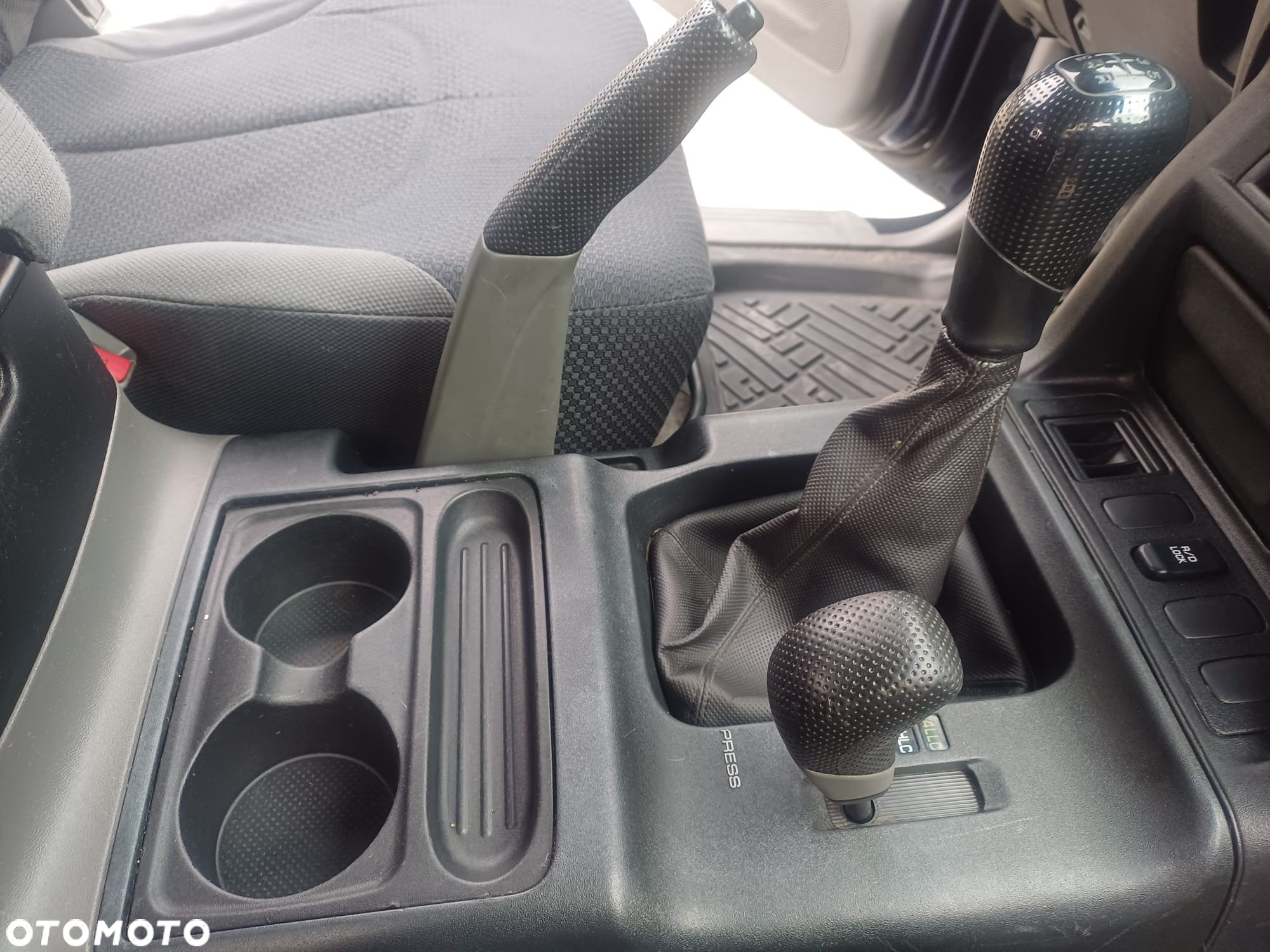 Mitsubishi Pajero 3.2 DI-D Classic - 6