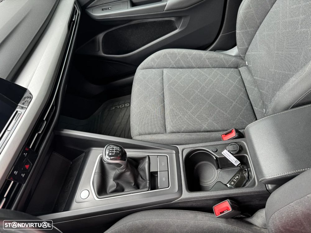 VW Golf 2.0 TDI Conceptline - 5