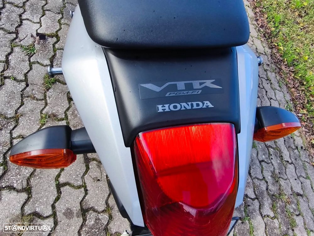 Honda VTR 250 - 4