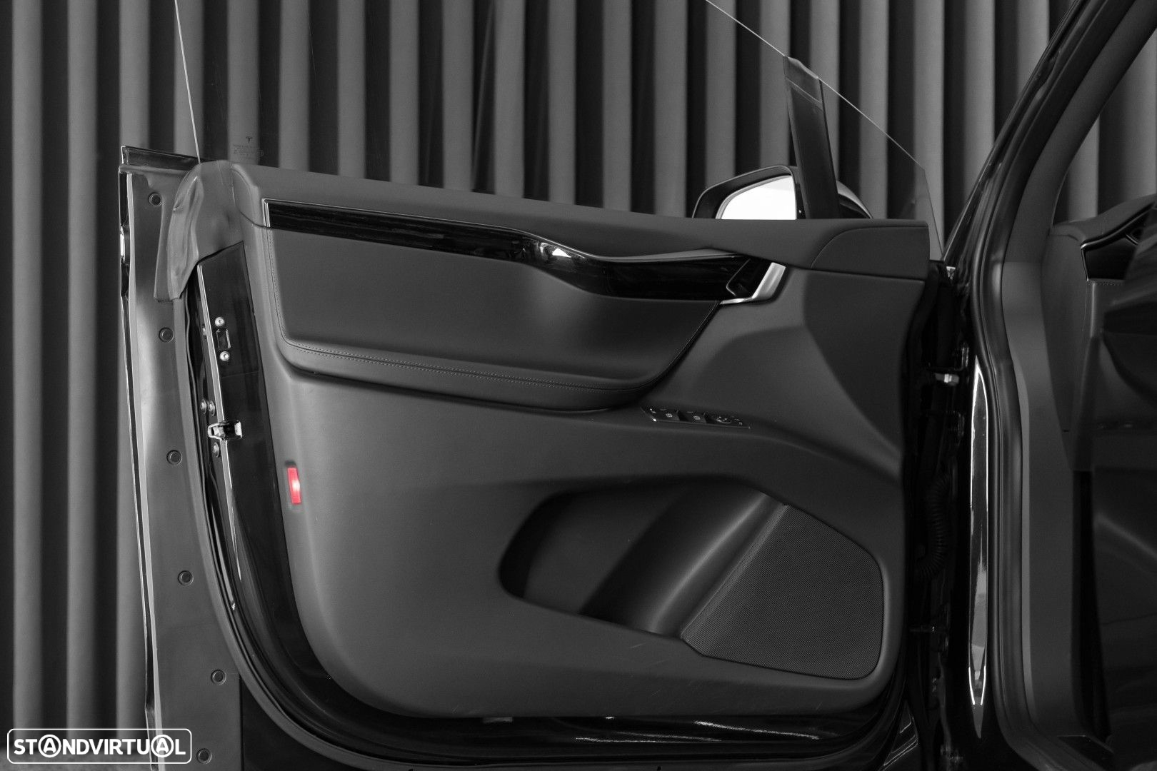 Tesla Model X 75D - 30