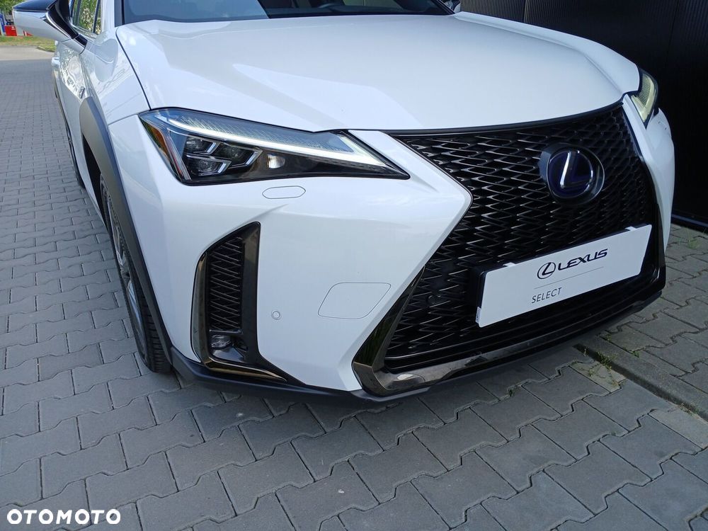 Lexus UX - 36