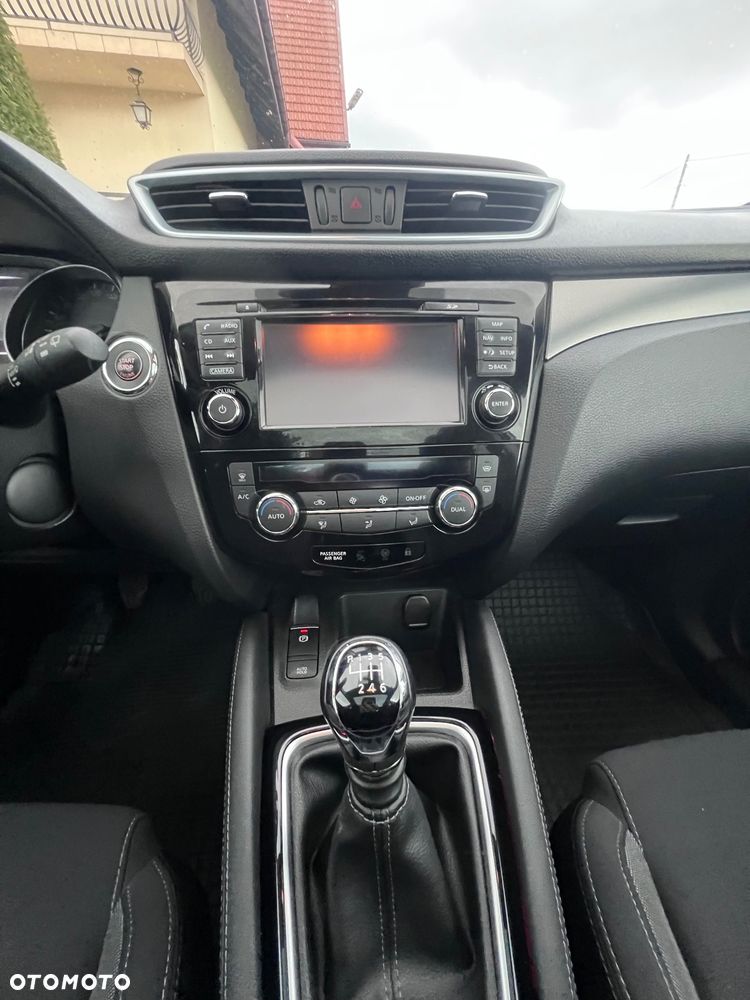 Nissan Qashqai 1.3 DIG-T N-Connecta - 22