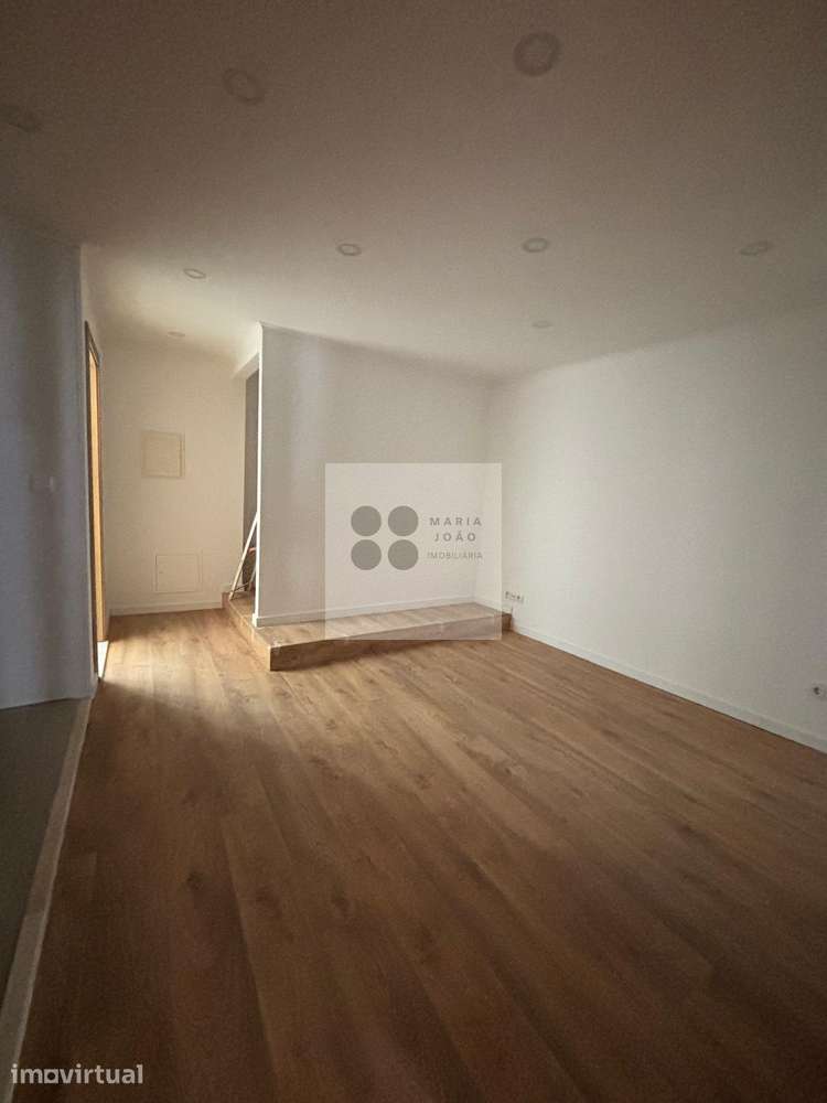 Apartamento T2, Centro Vila Franca, Otimo. - Grande imagem: 4/15
