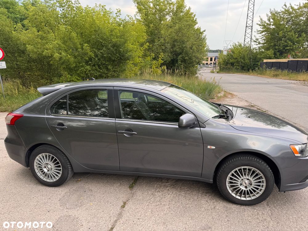 Mitsubishi Lancer 1.5 Invite - 11