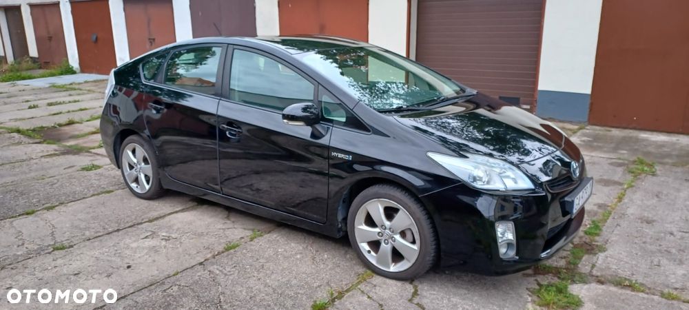 Toyota Prius 1.8 HSD Prestige - 3