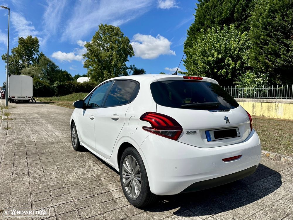 Peugeot 208 1.2 PureTech Signature - 5