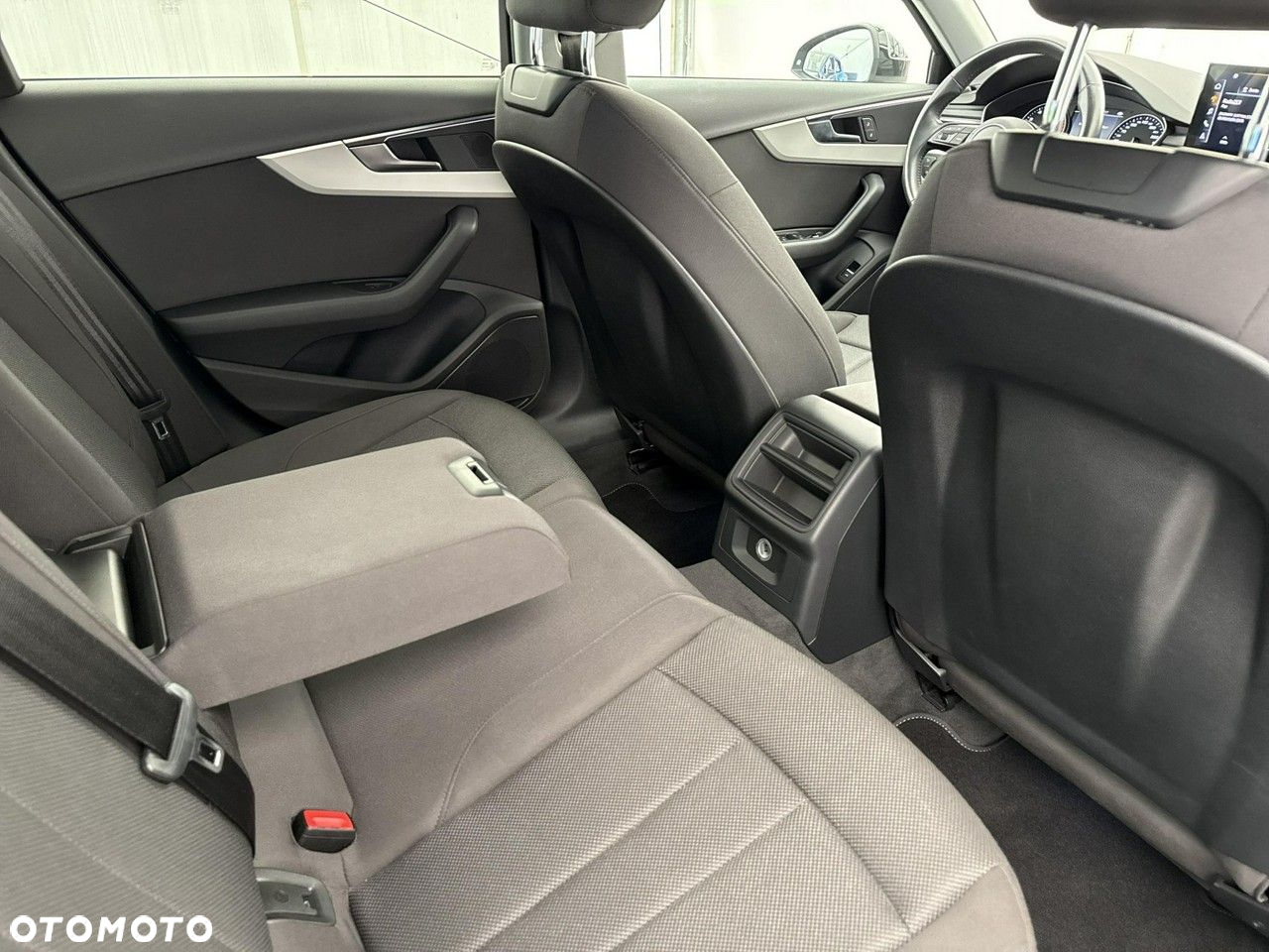 Audi A4 35 TFSI S tronic - 21