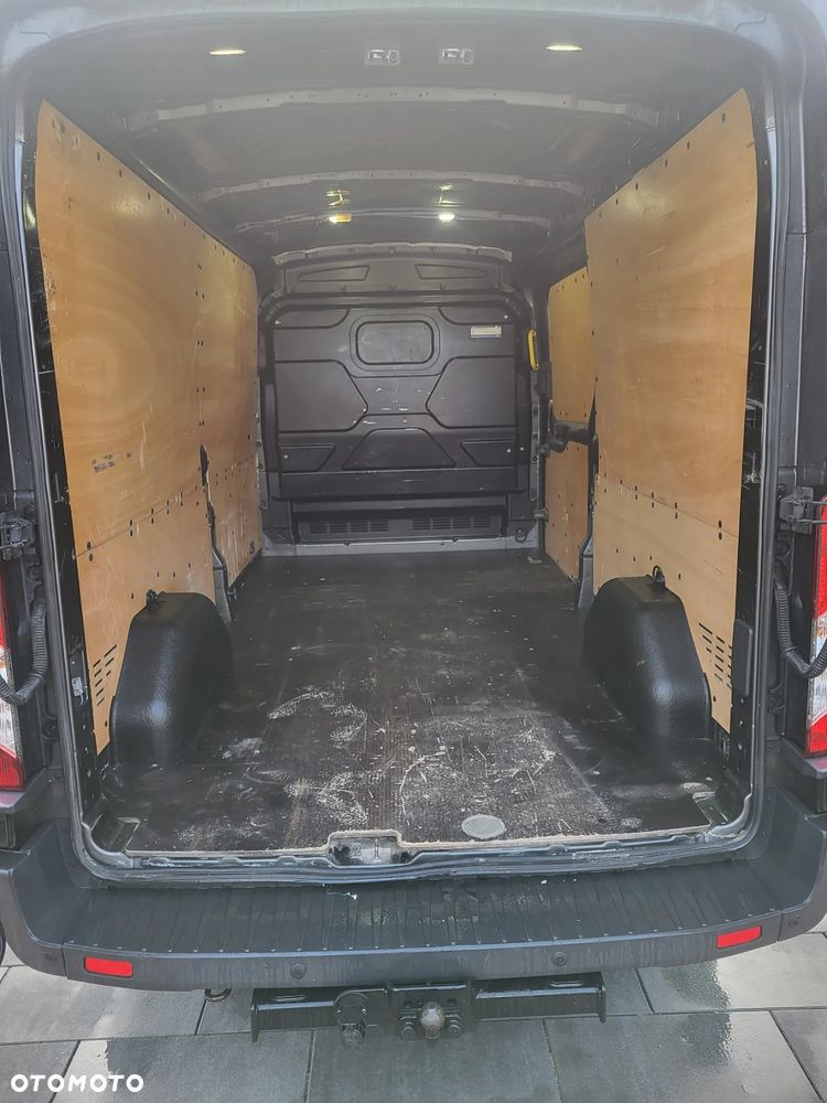 Ford Transit - 12