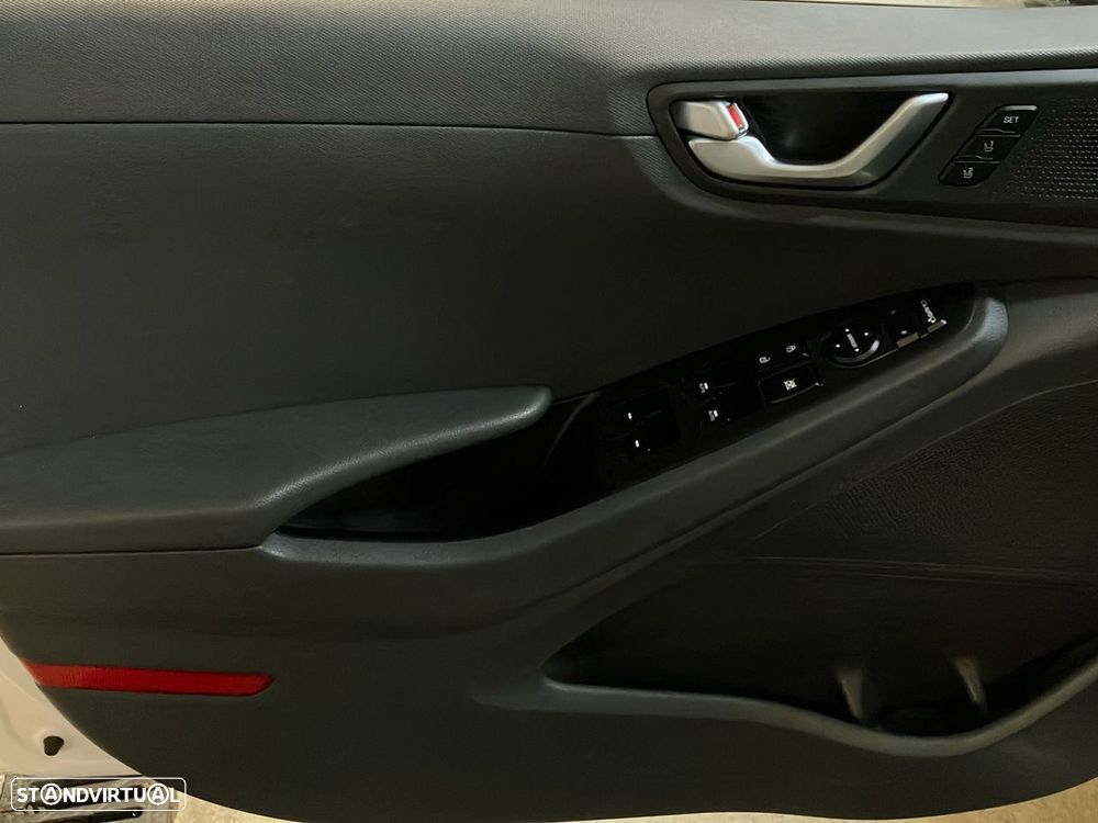 Hyundai Ioniq 1.6 GDI HEV - 21