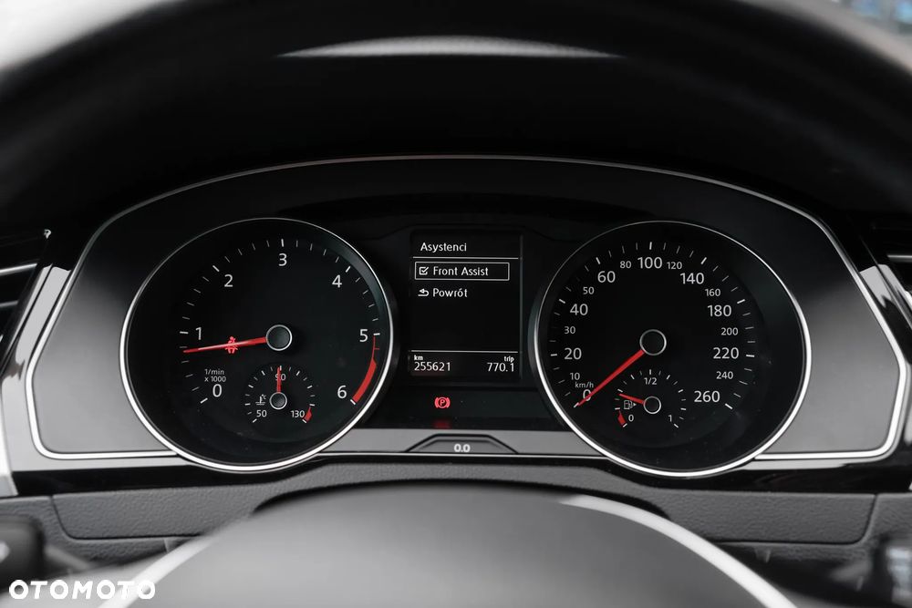 Volkswagen Passat - 27