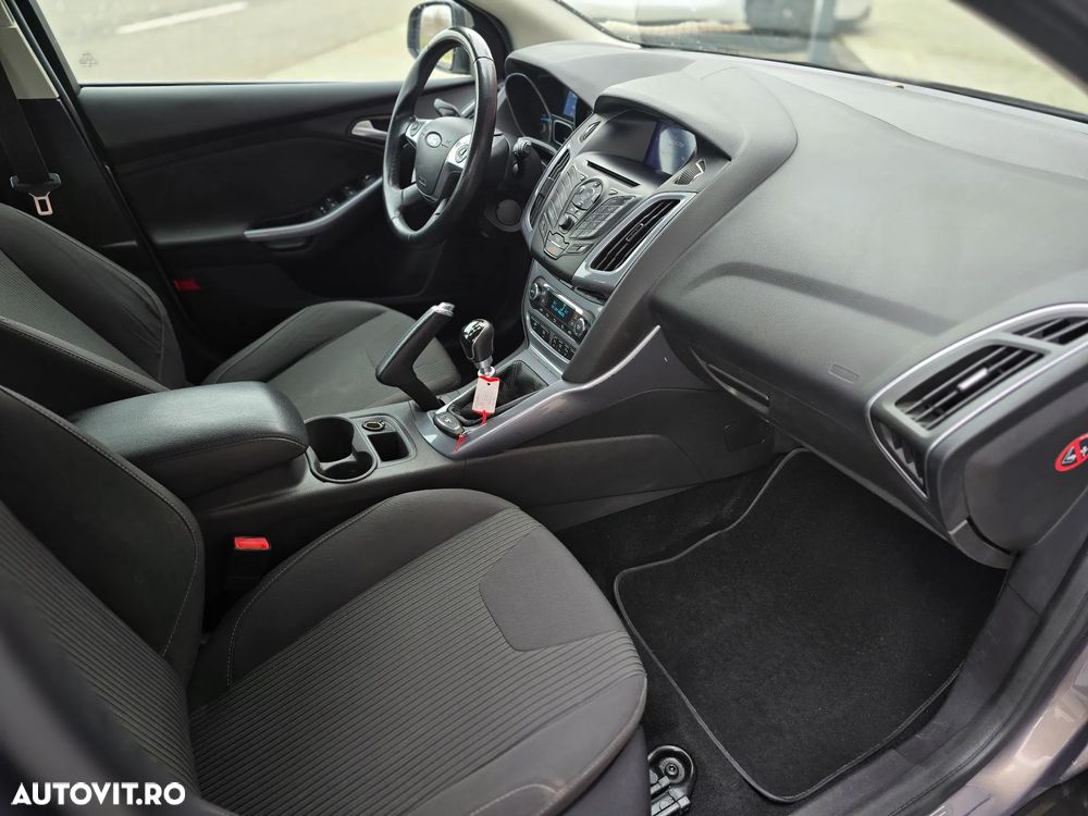 Ford Focus 1.6 TDCI ECOnetic 88g Start-Stopp-System Titanium - 25