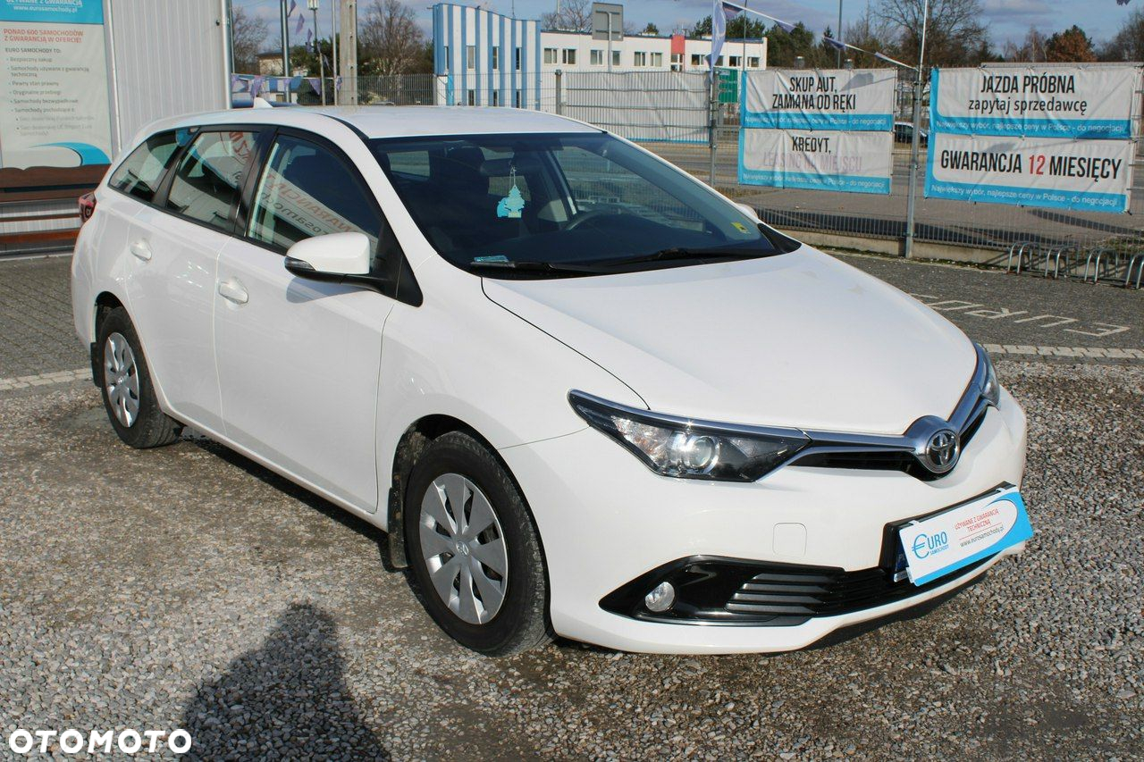 Toyota Auris - 4