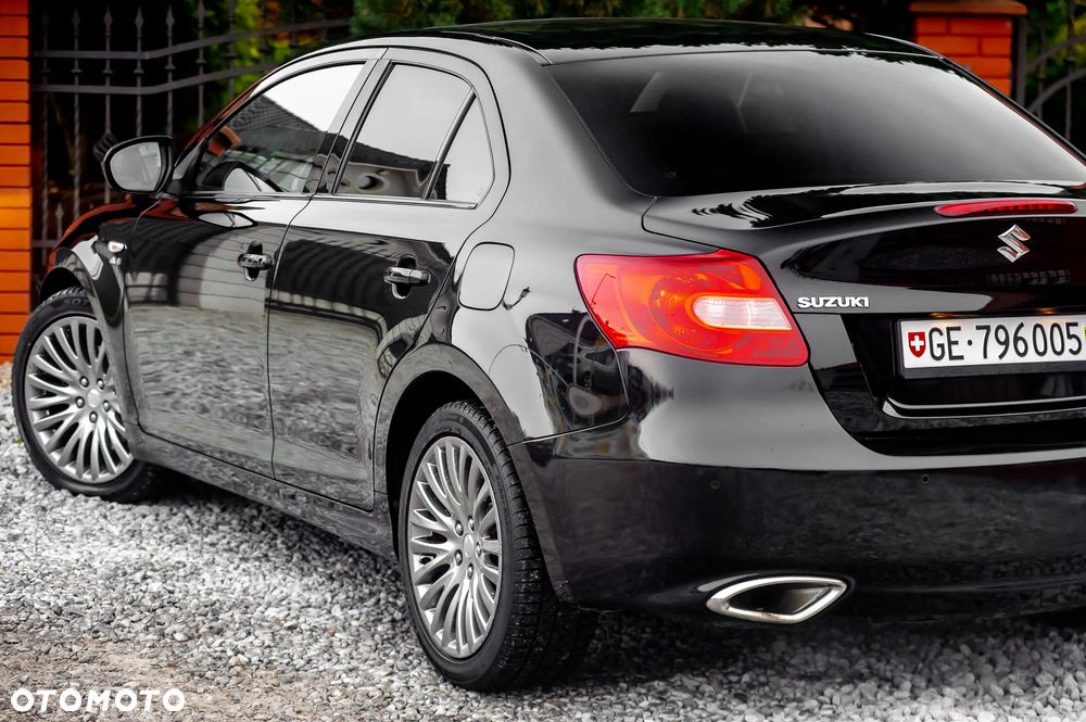 Suzuki Kizashi 2.4 Sport 4WD CVT - 8