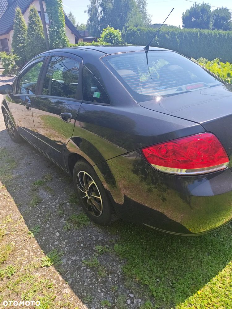 Fiat Linea 1.4 Dynamic - 6