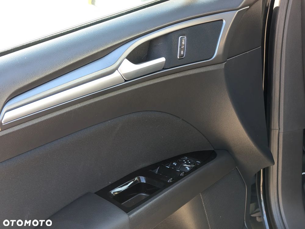 Ford Mondeo 2.0 TDCi Titanium - 22