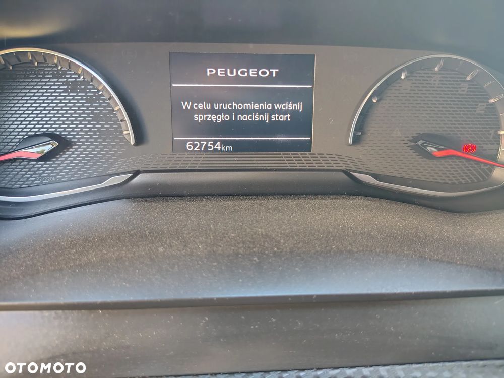 Peugeot 208 1.5 BlueHDi Signature S&S - 9