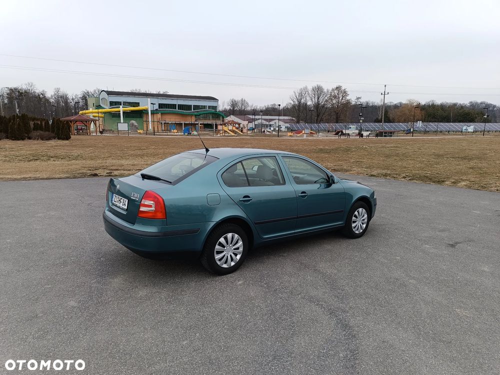 Skoda Octavia 1.6 Elegance - 7
