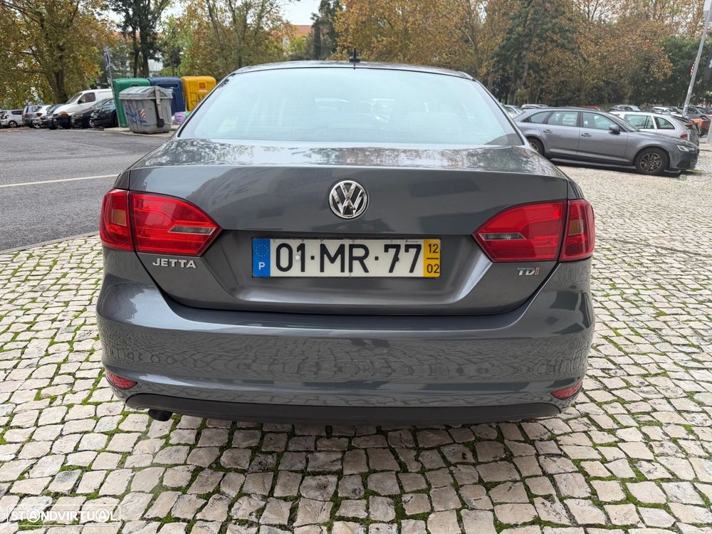 VW Jetta 1.6 TDi Confortline - 6