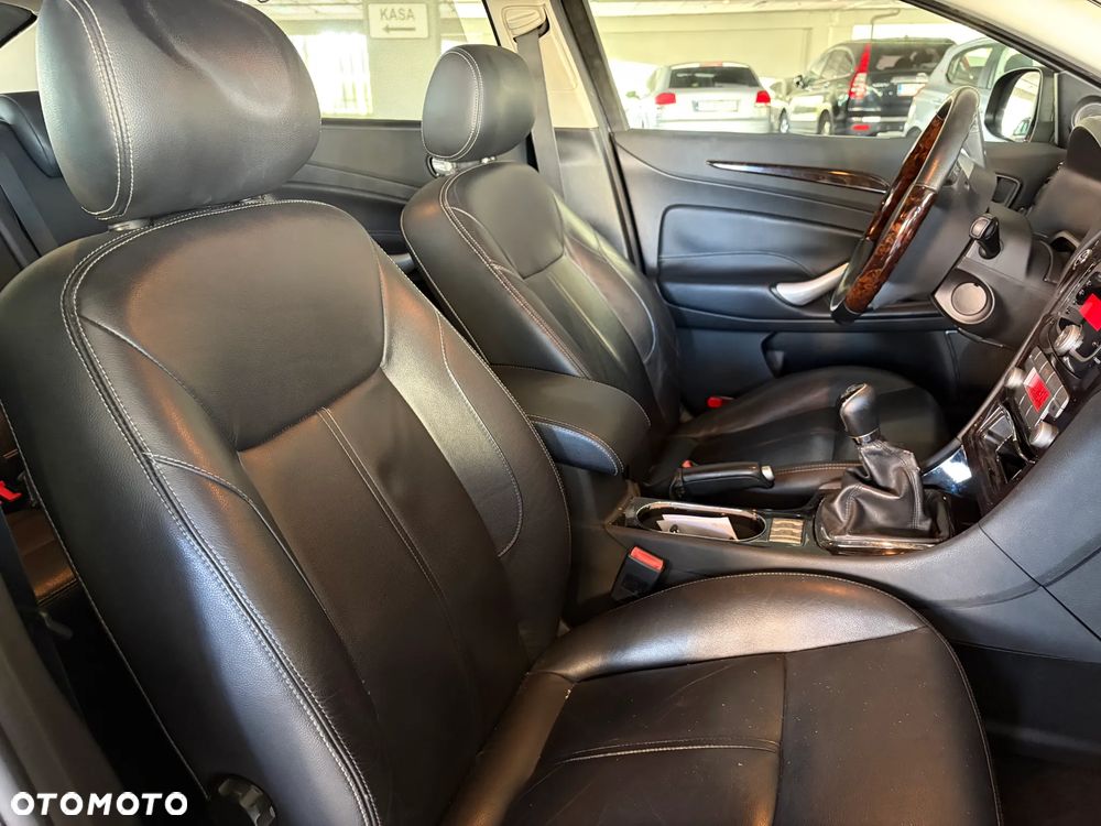 Ford Mondeo 2.0 Ghia X - 16